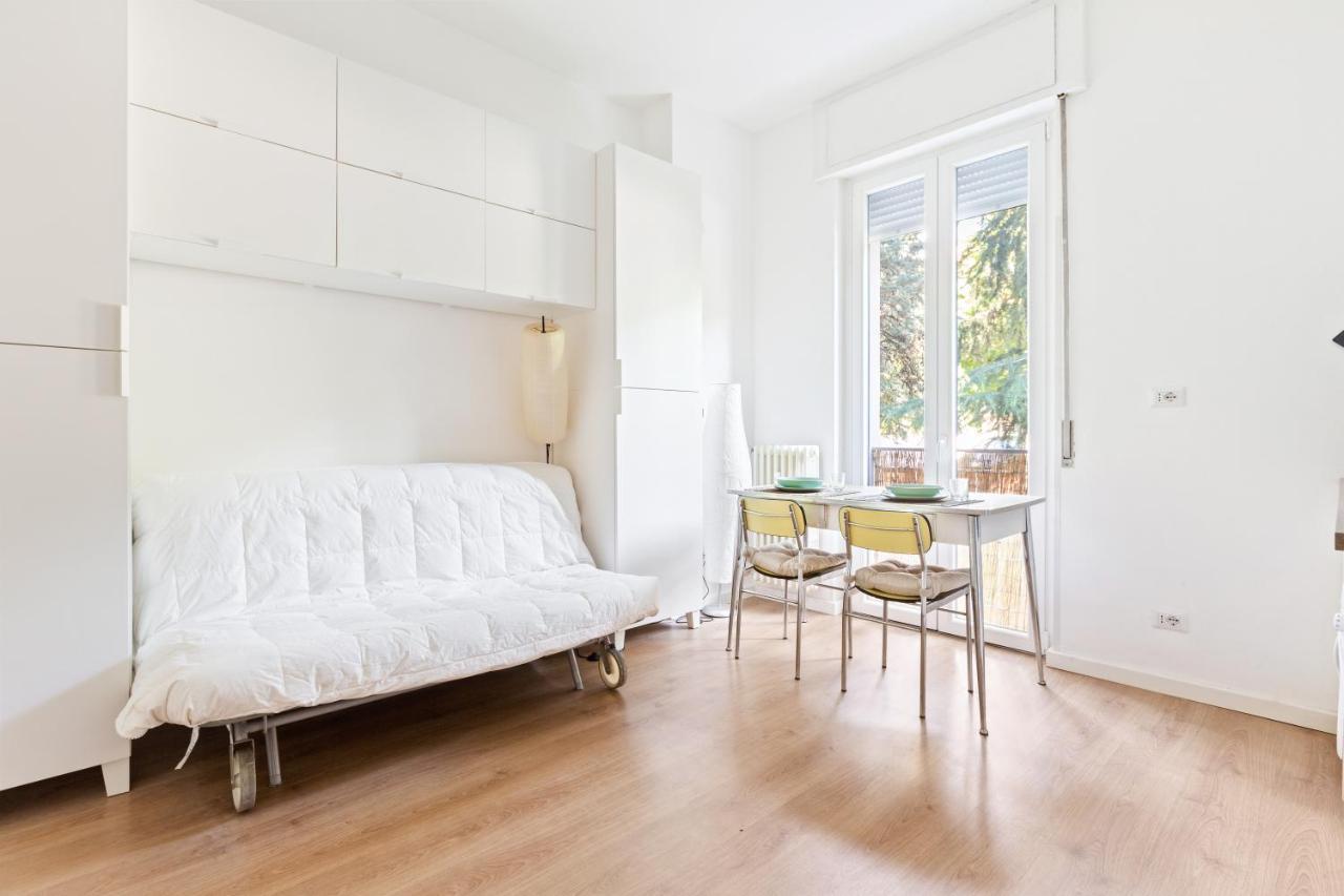 Milano Famagosta Cosy Studio Екстер'єр фото